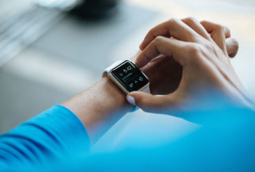 How to Buy a Best Smartwatch or Fitness Tracker Right Now
